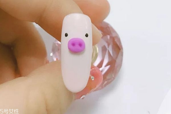 小豬美甲教程圖解 2019新年美甲圖片 小豬美甲教程圖解 2019新年美甲圖片