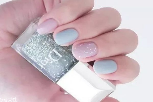 女生秋冬做什么美甲好看 冬季美甲這幾款最顯氣質(zhì) 女生秋冬做什么美甲好看 冬季美甲這幾款最顯氣質(zhì)