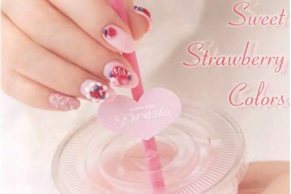 手繪美甲有哪些 紫色撞色美甲做法 手繪美甲有哪些 紫色撞色美甲做法