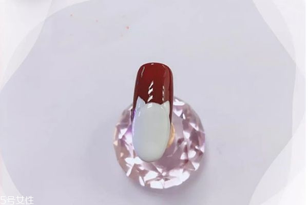 條紋撞色美甲教程 可愛(ài)美甲教程