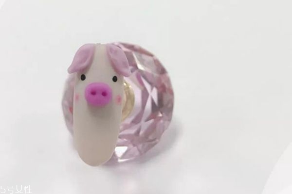 小豬美甲教程圖解 2019新年美甲圖片 小豬美甲教程圖解 2019新年美甲圖片