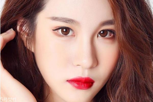 小孩怎么化妝好看 這樣化妝好看又簡(jiǎn)單 小孩怎么化妝好看 這樣化妝好看又簡(jiǎn)單