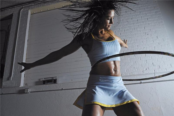 呼啦圈會(huì)使子宮下垂嗎 注意運(yùn)動(dòng)強(qiáng)度 呼啦圈會(huì)使子宮下垂嗎 注意運(yùn)動(dòng)強(qiáng)度