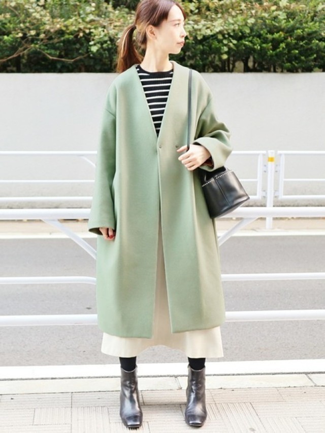 冬天白色裙子搭配什么顏色的上衣好看 冬天白色裙子搭配什么顏色的上衣好看