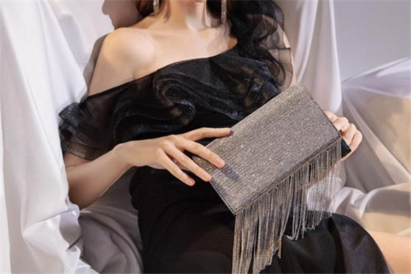 2019年流行什么包包 趕緊換上這三款 2019年流行什么包包 趕緊換上這三款