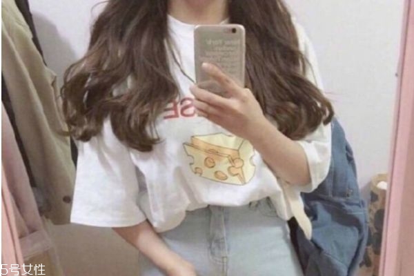 微卷長發(fā)發(fā)型 女生微卷長發(fā)圖片 微卷長發(fā)發(fā)型 女生微卷長發(fā)圖片