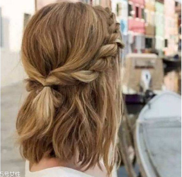 長(zhǎng)卷發(fā)怎么編發(fā)好看 長(zhǎng)卷發(fā)扎發(fā)教程 長(zhǎng)卷發(fā)怎么編發(fā)好看 長(zhǎng)卷發(fā)扎發(fā)教程