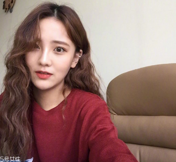 長卷發(fā)發(fā)型背影圖片 學生長卷發(fā)發(fā)型圖片 長卷發(fā)發(fā)型背影圖片 學生長卷發(fā)發(fā)型圖片