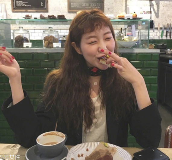 長卷發(fā)發(fā)型背影圖片 學生長卷發(fā)發(fā)型圖片 長卷發(fā)發(fā)型背影圖片 學生長卷發(fā)發(fā)型圖片