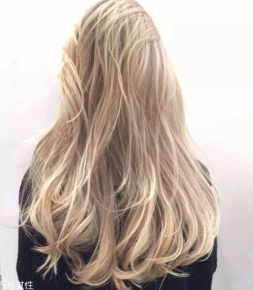 長卷發(fā)適合染什么顏色 長發(fā)卷發(fā)圖片2019最新 長卷發(fā)適合染什么顏色 長發(fā)卷發(fā)圖片2019最新