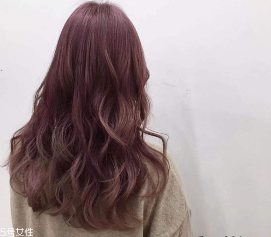 微卷長發(fā)發(fā)型 女生微卷長發(fā)圖片 微卷長發(fā)發(fā)型 女生微卷長發(fā)圖片