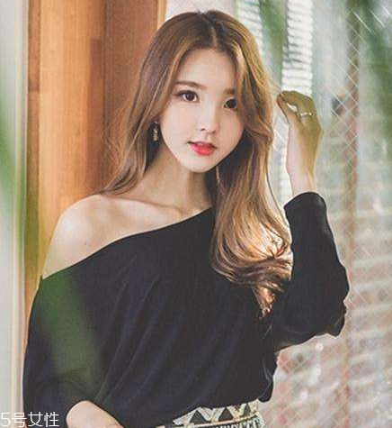 微卷長發(fā)發(fā)型 女生微卷長發(fā)圖片 微卷長發(fā)發(fā)型 女生微卷長發(fā)圖片