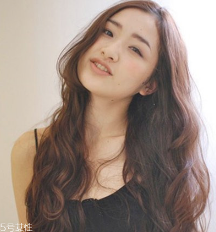 好看的長(zhǎng)卷發(fā)發(fā)型圖片 蛋糕卷發(fā)型 好看的長(zhǎng)卷發(fā)發(fā)型圖片 蛋糕卷發(fā)型