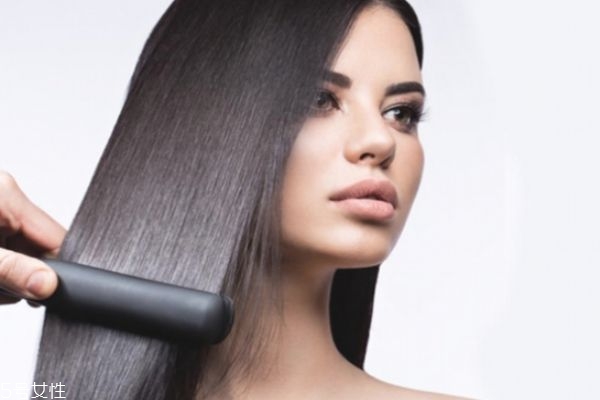 拉直頭發(fā)需要多長(zhǎng)時(shí)間 拉直頭發(fā)的危害