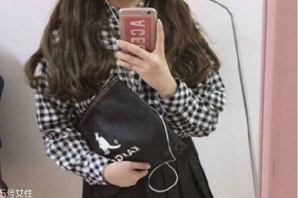 微卷長發(fā)發(fā)型 女生微卷長發(fā)圖片 微卷長發(fā)發(fā)型 女生微卷長發(fā)圖片