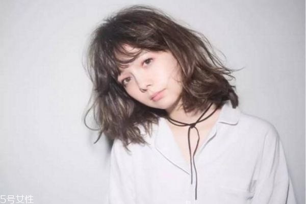 燙發(fā)后如何保養(yǎng) 燙發(fā)要注意的誤區(qū) 燙發(fā)后如何保養(yǎng) 燙發(fā)要注意的誤區(qū)