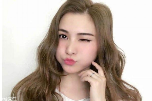 好看的長(zhǎng)卷發(fā)發(fā)型圖片 蛋糕卷發(fā)型 好看的長(zhǎng)卷發(fā)發(fā)型圖片 蛋糕卷發(fā)型