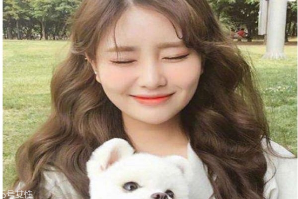 好看的長(zhǎng)卷發(fā)發(fā)型圖片 蛋糕卷發(fā)型 好看的長(zhǎng)卷發(fā)發(fā)型圖片 蛋糕卷發(fā)型