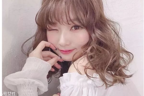 好看的長(zhǎng)卷發(fā)發(fā)型圖片 蛋糕卷發(fā)型 好看的長(zhǎng)卷發(fā)發(fā)型圖片 蛋糕卷發(fā)型