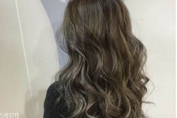 2019年流行什么卷發(fā) 2019年流行的長發(fā)波浪卷 2019年流行什么卷發(fā) 2019年流行的長發(fā)波浪卷
