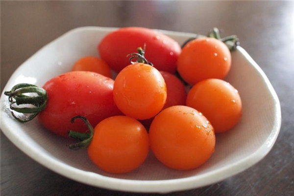 圣女果和牛奶能一起吃嗎 促進(jìn)營(yíng)養(yǎng)吸收 圣女果和牛奶能一起吃嗎 促進(jìn)營(yíng)養(yǎng)吸收