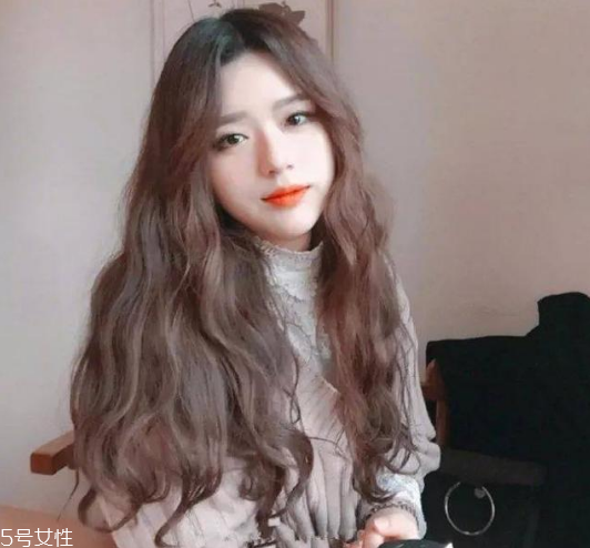 長卷發(fā)怎么扎好看圖解 長卷發(fā)扎法步驟 長卷發(fā)怎么扎好看圖解 長卷發(fā)扎法步驟