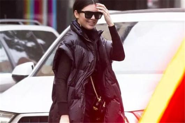 羽絨背心如何搭配 這樣更有時(shí)尚感 羽絨背心如何搭配 這樣更有時(shí)尚感