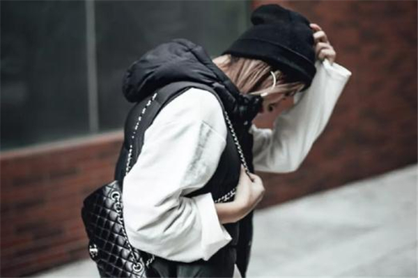 羽絨背心如何搭配 這樣更有時(shí)尚感 羽絨背心如何搭配 這樣更有時(shí)尚感