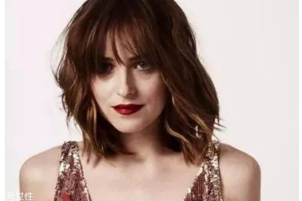 長寬臉適合什么發(fā)型 長寬臉女生適合的發(fā)型 長寬臉適合什么發(fā)型 長寬臉女生適合的發(fā)型