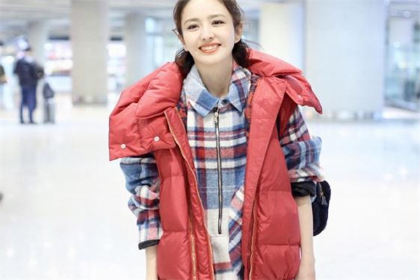 羽絨背心里面配什么衣服 溫暖和風(fēng)度并存 羽絨背心里面配什么衣服 溫暖和風(fēng)度并存