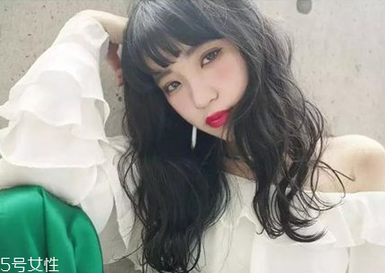 2019年流行什么卷發(fā) 2019年流行的長發(fā)波浪卷 2019年流行什么卷發(fā) 2019年流行的長發(fā)波浪卷