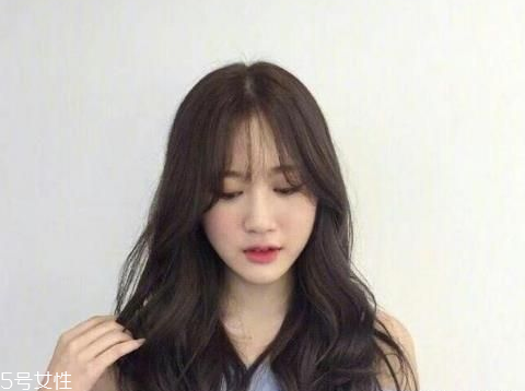 2019年流行什么卷發(fā) 2019年流行的長發(fā)波浪卷 2019年流行什么卷發(fā) 2019年流行的長發(fā)波浪卷