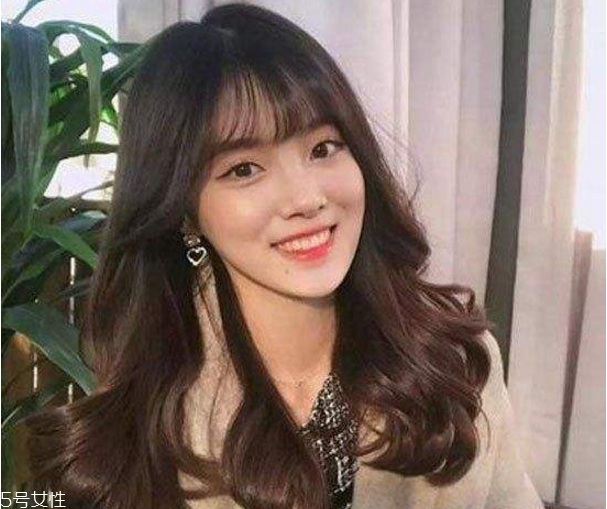 2019年流行什么卷發(fā) 2019年流行的長發(fā)波浪卷 2019年流行什么卷發(fā) 2019年流行的長發(fā)波浪卷