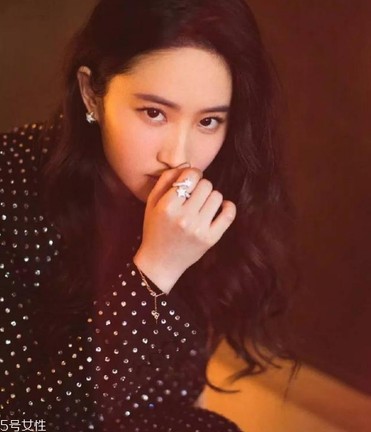 各種長卷發(fā)名稱及圖片 長卷發(fā)圖集 各種長卷發(fā)名稱及圖片 長卷發(fā)圖集