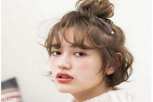 寬臉適合什么發(fā)型 寬臉女生適合的發(fā)型 寬臉適合什么發(fā)型 寬臉女生適合的發(fā)型