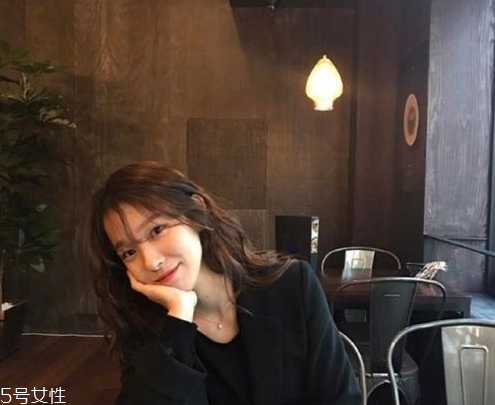 2019年流行什么卷發(fā) 2019年流行的長發(fā)波浪卷 2019年流行什么卷發(fā) 2019年流行的長發(fā)波浪卷