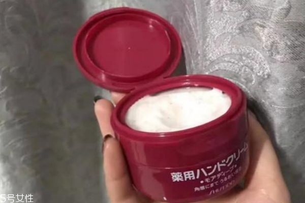 女士護(hù)手霜什么牌子好 好用滋潤的護(hù)手霜推薦 女士護(hù)手霜什么牌子好 好用滋潤的護(hù)手霜推薦