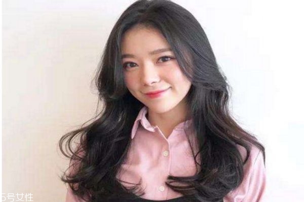 長寬臉適合什么發(fā)型 長寬臉女生適合的發(fā)型 長寬臉適合什么發(fā)型 長寬臉女生適合的發(fā)型