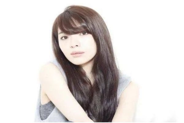 長寬臉適合什么發(fā)型 長寬臉女生適合的發(fā)型 長寬臉適合什么發(fā)型 長寬臉女生適合的發(fā)型