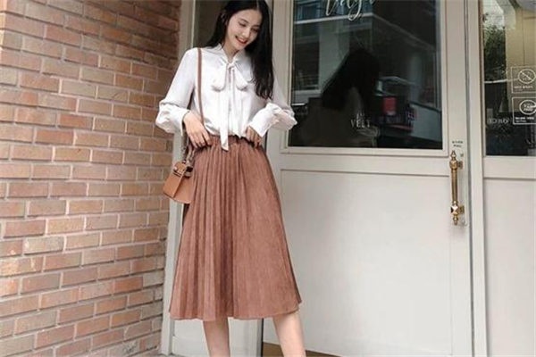 白襯衫搭配什么裙子好看 各種風(fēng)格都能滿足 白襯衫搭配什么裙子好看 各種風(fēng)格都能滿足