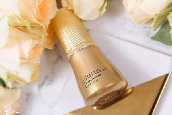 精華液和精華乳哪個(gè)先用 使用精華乳的正確順序 精華液和精華乳哪個(gè)先用 使用精華乳的正確順序