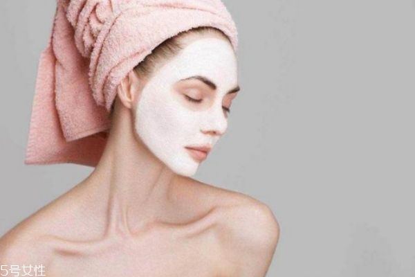 牛奶蜂蜜面膜的作用 保濕蜂蜜面膜做法 牛奶蜂蜜面膜的作用 保濕蜂蜜面膜做法