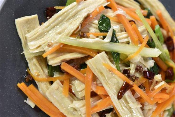 腐竹泡了兩天還能吃嗎 已經(jīng)變質(zhì)了 腐竹泡了兩天還能吃嗎 已經(jīng)變質(zhì)了