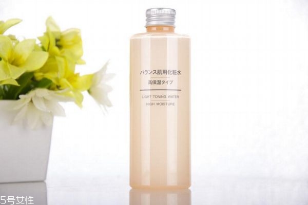 濕敷化妝水多久時(shí)間 濕敷的時(shí)間 濕敷化妝水多久時(shí)間 濕敷的時(shí)間