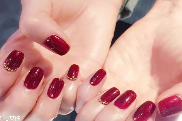 過年適合做什么美甲 get起來讓你做整條街最閃亮的妞 過年適合做什么美甲 get起來讓你做整條街最閃亮的妞