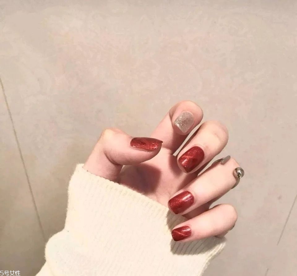 過年適合做什么美甲 get起來讓你做整條街最閃亮的妞 過年適合做什么美甲 get起來讓你做整條街最閃亮的妞