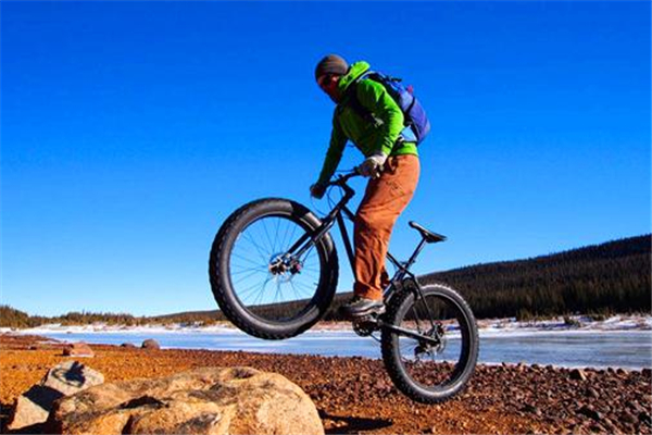 騎行對(duì)腰間盤有影響嗎 要注意姿勢(shì) 騎行對(duì)腰間盤有影響嗎 要注意姿勢(shì)