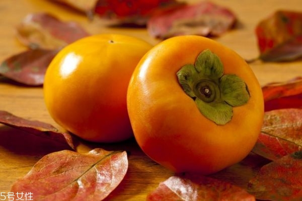 柿子怎么吃 吃柿子的禁忌 柿子怎么吃 吃柿子的禁忌