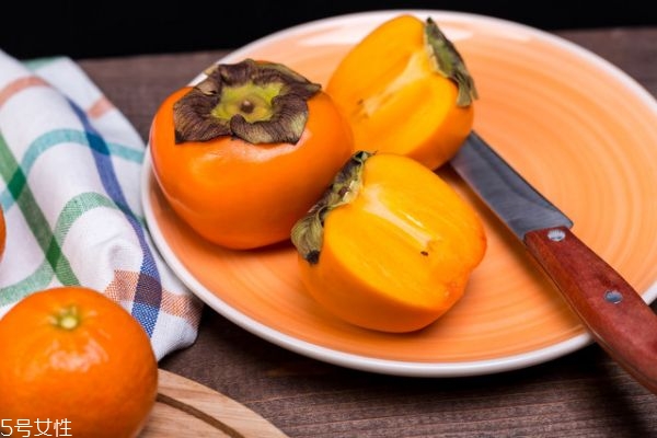 柿子怎么吃 吃柿子的禁忌 柿子怎么吃 吃柿子的禁忌