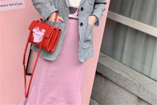 2019coccinelle情人節(jié)限定包包價(jià)格 浪漫涂鴉愛(ài)心 2019coccinelle情人節(jié)限定包包價(jià)格 浪漫涂鴉愛(ài)心